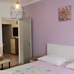 Family-friendly With Swimming Pool - Donja, Rab - 2019 Daire