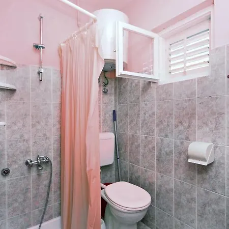Family Friendly Apartments With A Swimming Pool Supetarska Draga - Donja, Rab - 2019 Apartment Supetarska Draga