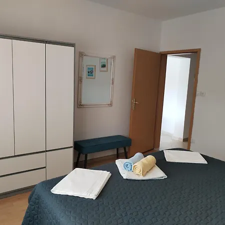 Family Friendly Apartments With A Swimming Pool Supetarska Draga - Donja, Rab - 2019 Apartment *