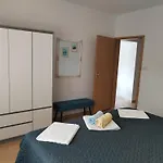 Family-friendly With Swimming Pool - Donja, Rab - 2019 Appartamento *