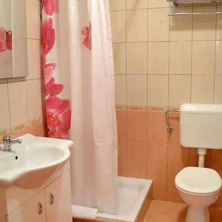 Family-friendly With Swimming Pool - Donja, Rab - 2019 公寓 苏佩塔斯卡德拉加